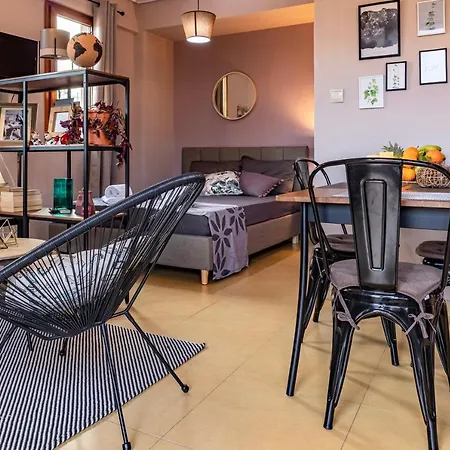 Amalias Studio Apartment